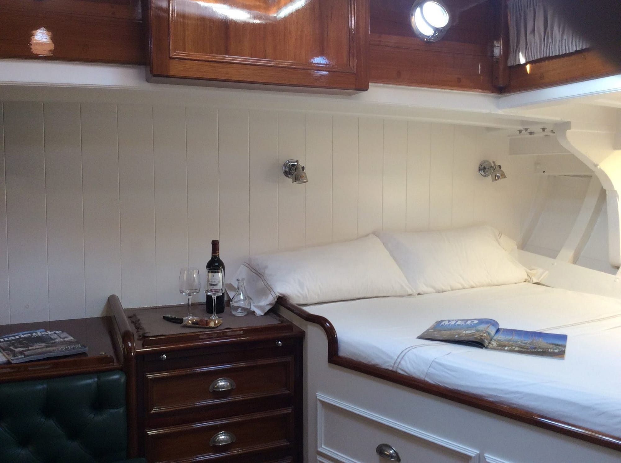 Master sleeping quarters on the Kelpie charter boat.